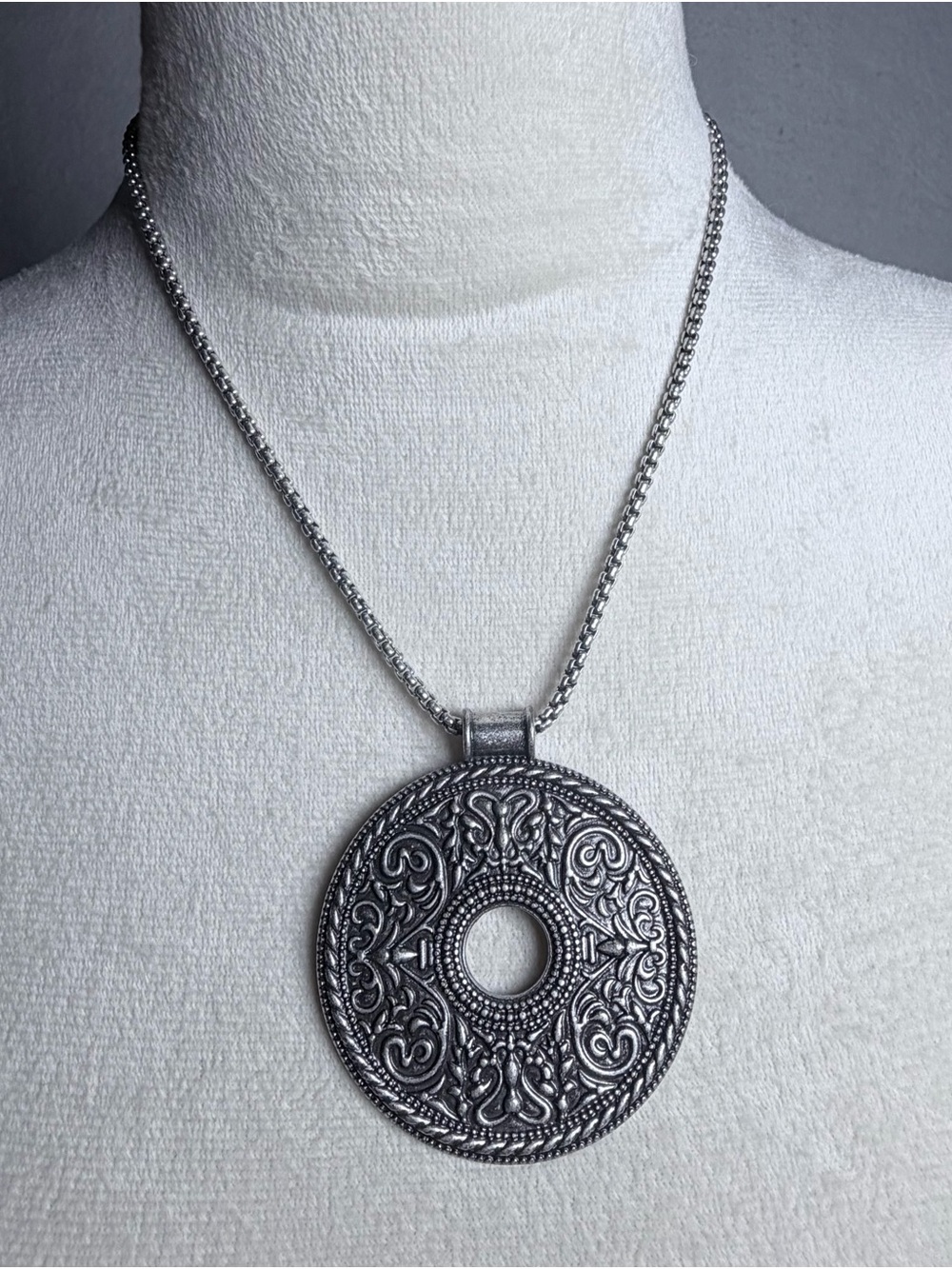 Brighton Central Park Silver Scroll Round Circle Medallion Pendant Necklace VTG